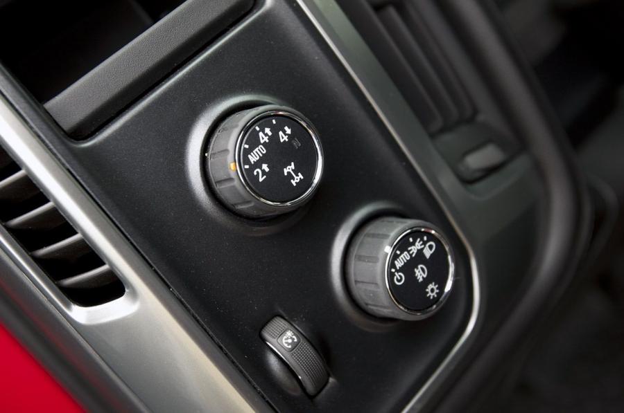  Chevrolet Silverado 2014 года  (фото 72 из 104)